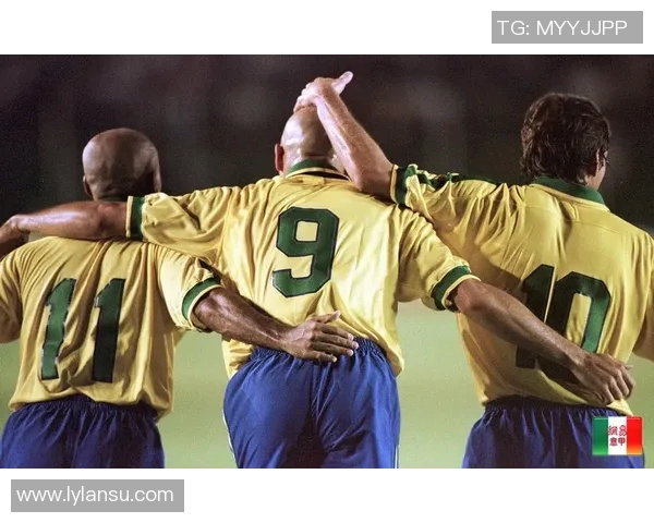 揭秘足坛巨星背后鲜为人知的人生故事与奋斗历程