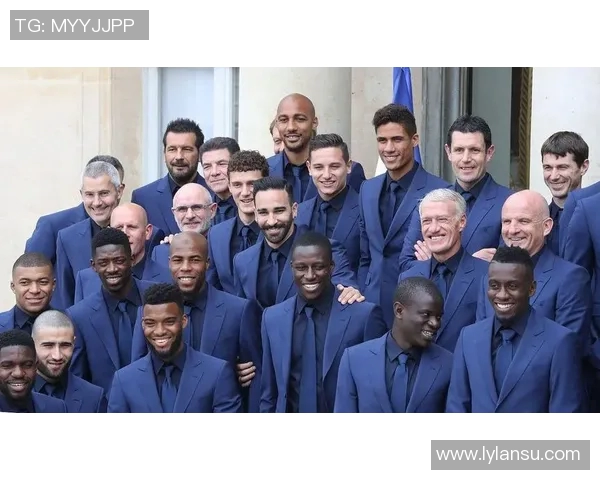 全球足球人偶球星排名前十强揭秘 这些传奇人物不容错过